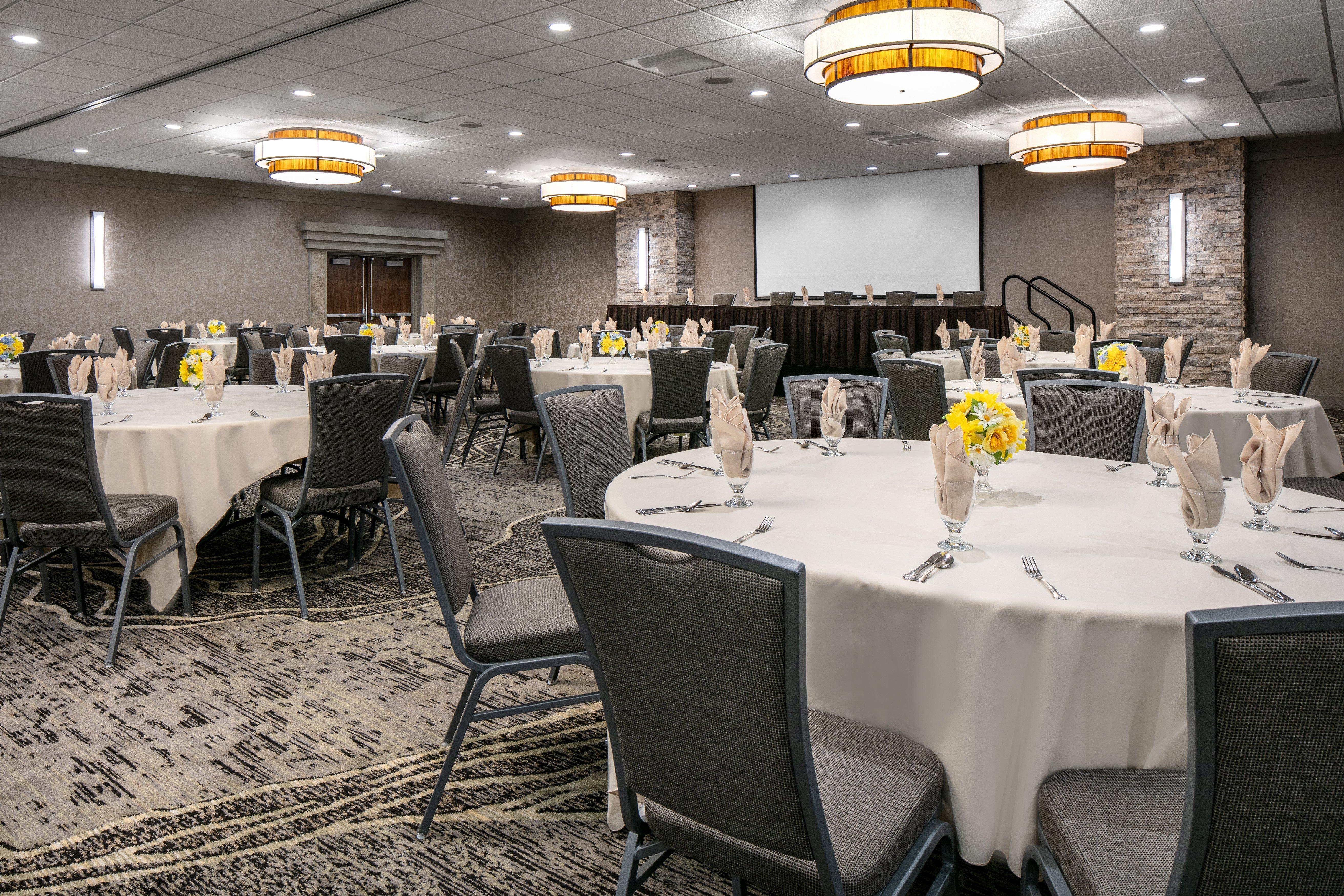 Holiday Inn Hotel & Suites Des Moines-Northwest By Ihg Urbandale Ngoại thất bức ảnh