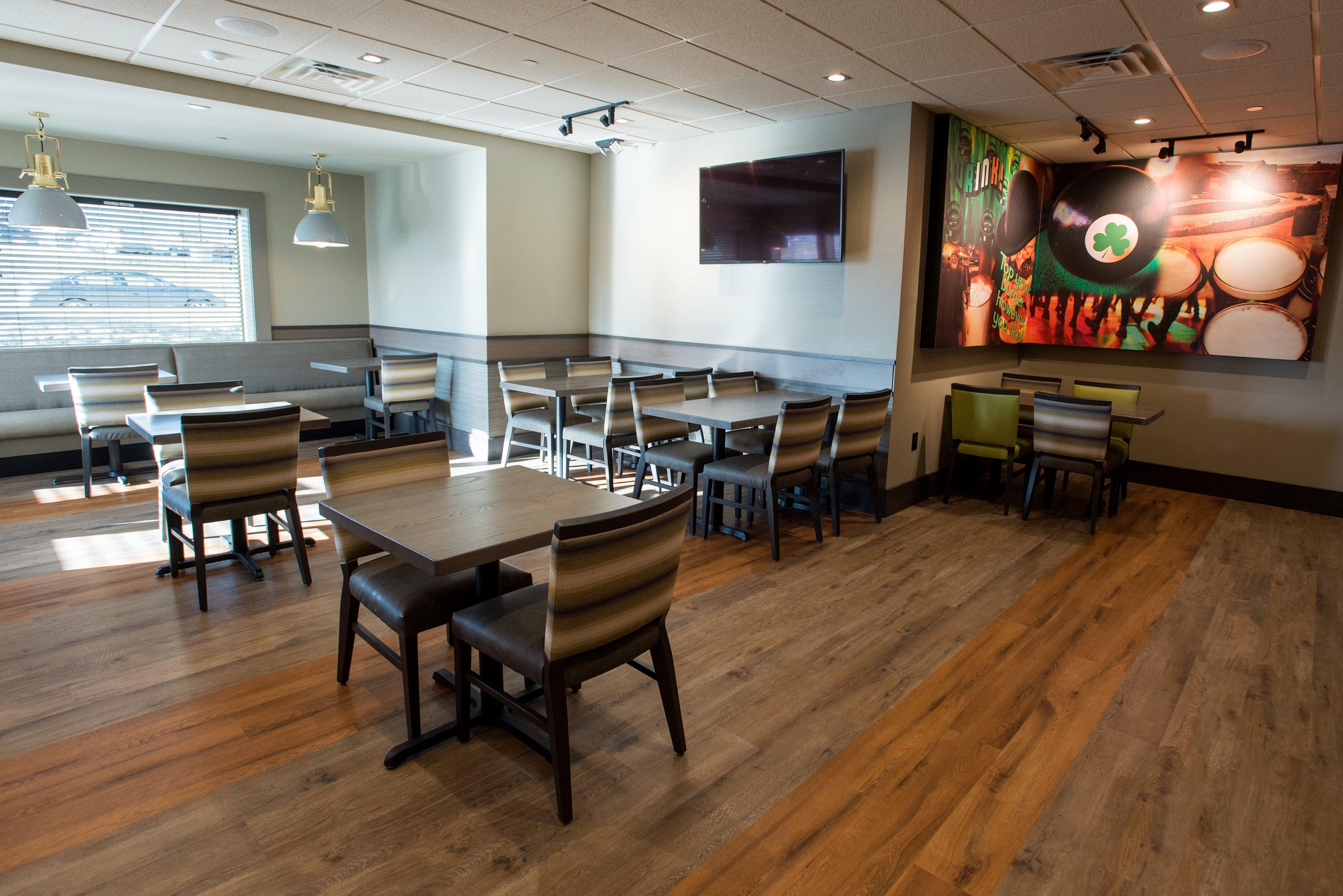 Holiday Inn Hotel & Suites Des Moines-Northwest By Ihg Urbandale Ngoại thất bức ảnh