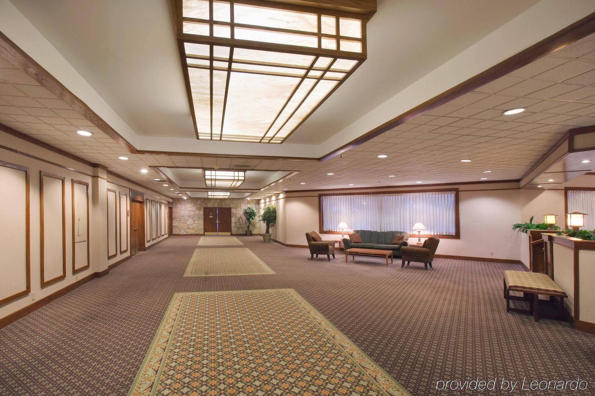 Holiday Inn Hotel & Suites Des Moines-Northwest By Ihg Urbandale Ngoại thất bức ảnh